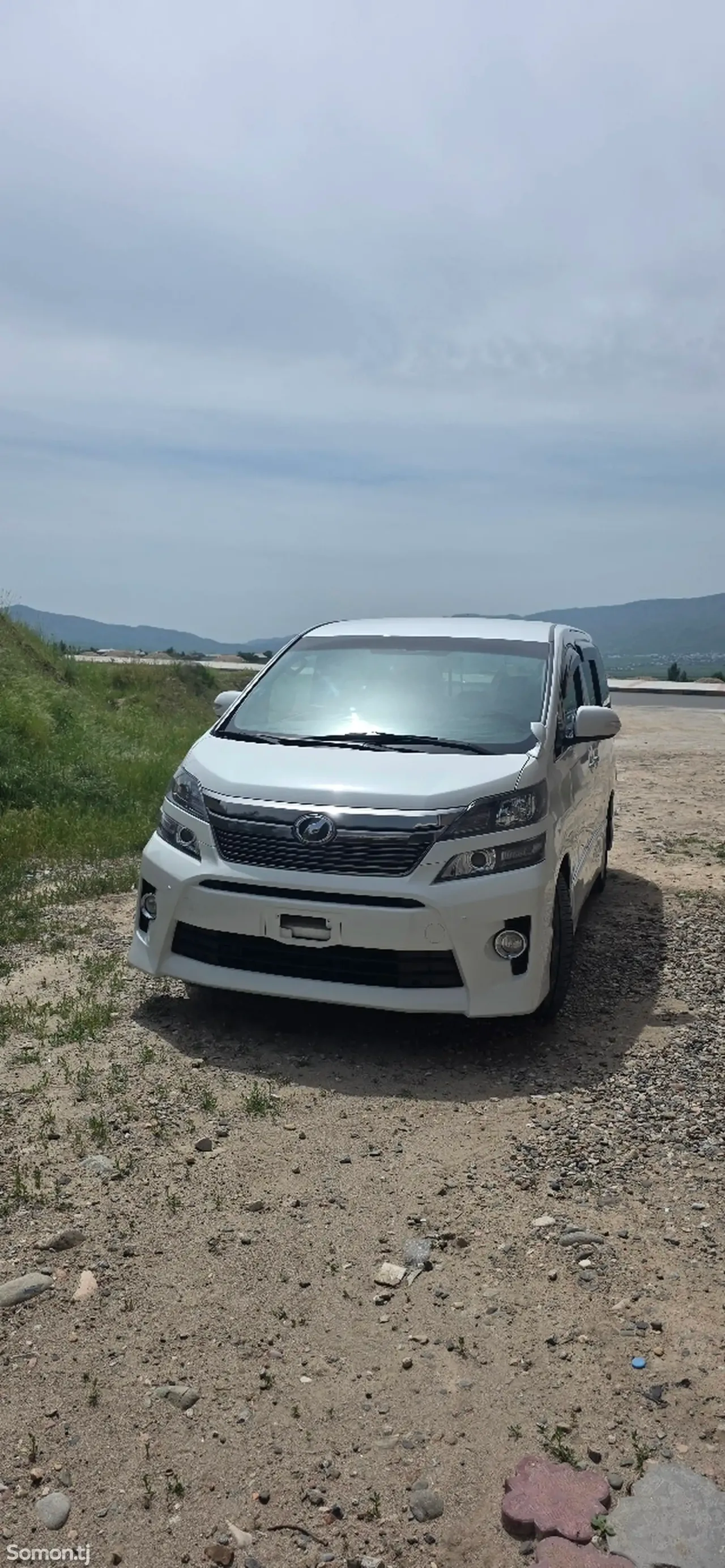 Toyota Vellfire 2014 · 2.4 AT