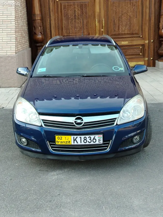 Opel Astra H 2008 · 1.6 MT