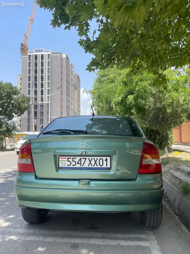 Opel Astra G 1999 · 1.6 MT
