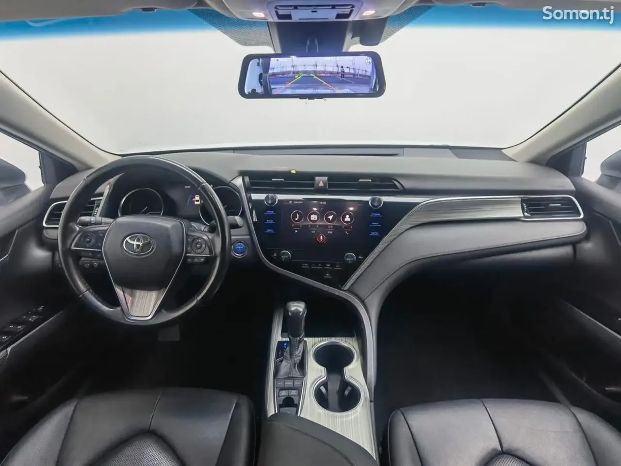 Toyota Camry 2019 · 2.5 AT