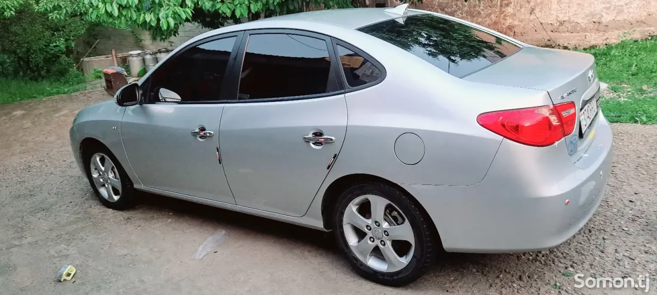 Hyundai Avante 2010 · 1.6 AT