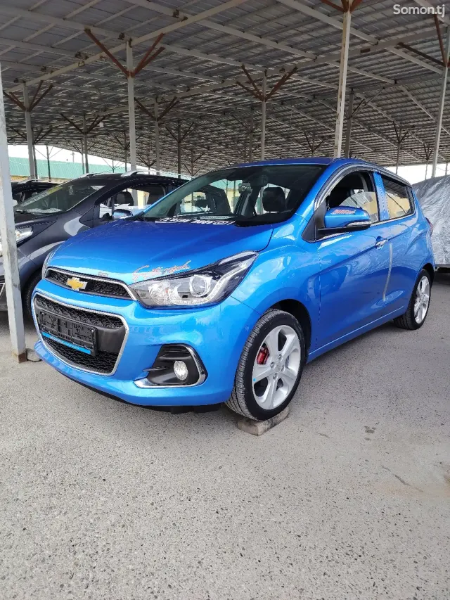 Chevrolet Spark 2015 · 1.0 AT