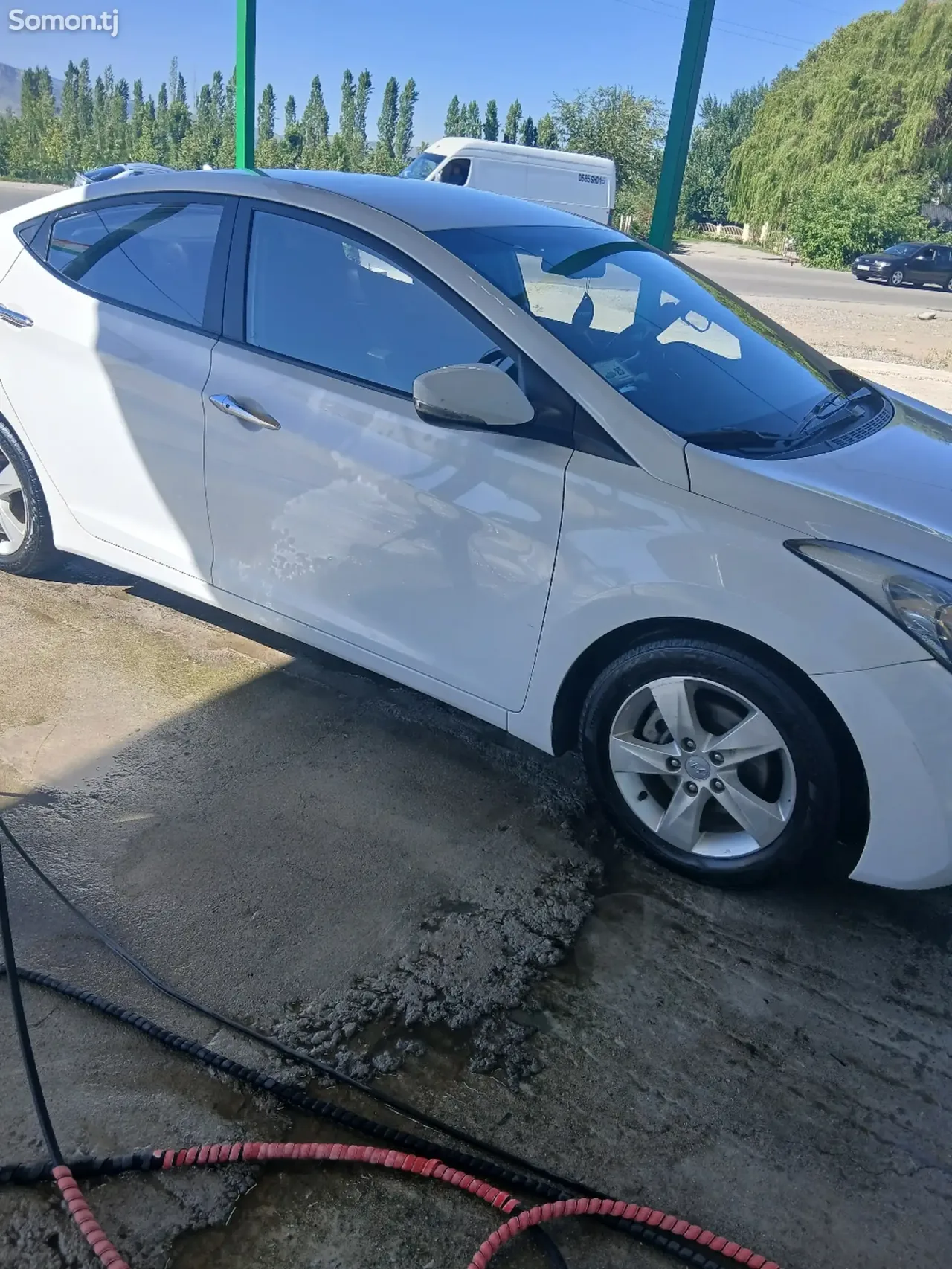 Hyundai Avante 2011 · 1.6 AT