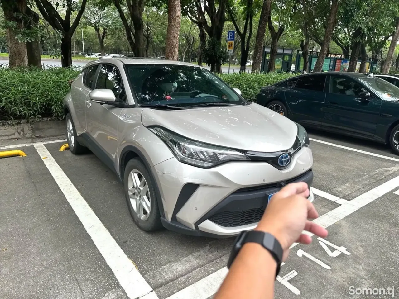 Toyota C-HR 2023 · 2.0 AT