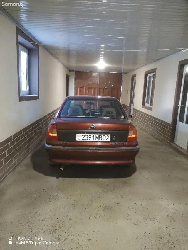 Opel Astra F 1993 · 1.8 MT