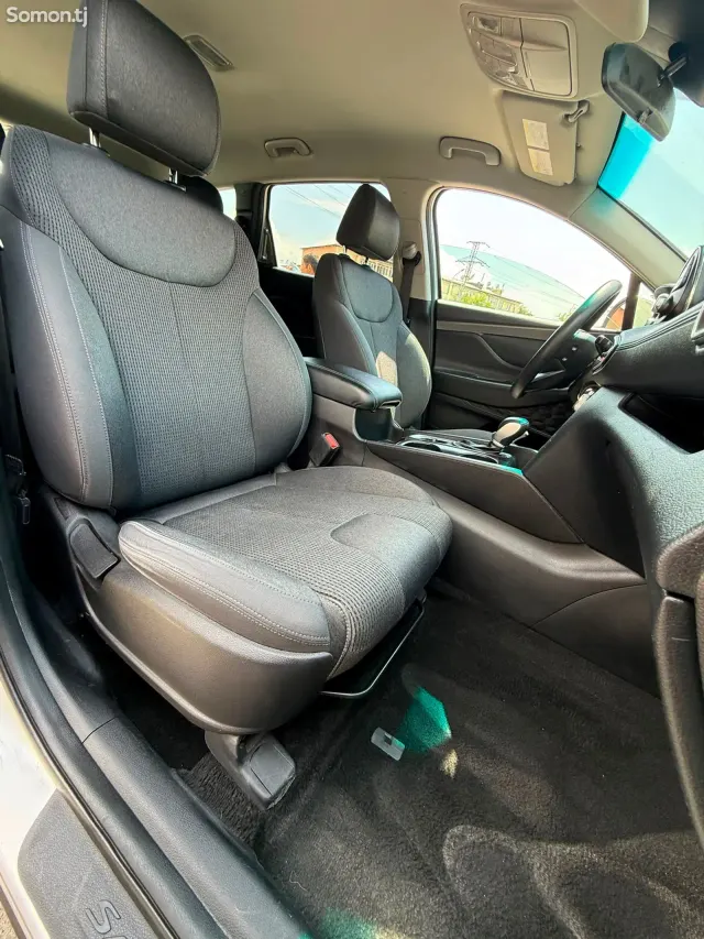 Hyundai Santa Fe 2019 · 2.4 AT