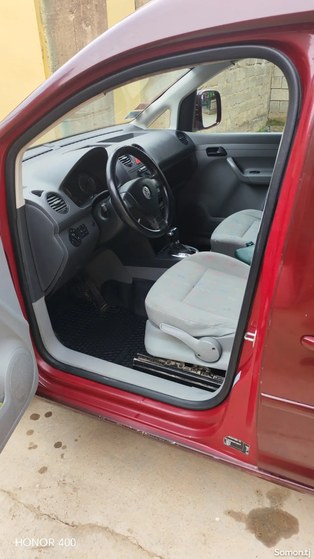 Volkswagen Touran 2009 · 1.9 AT