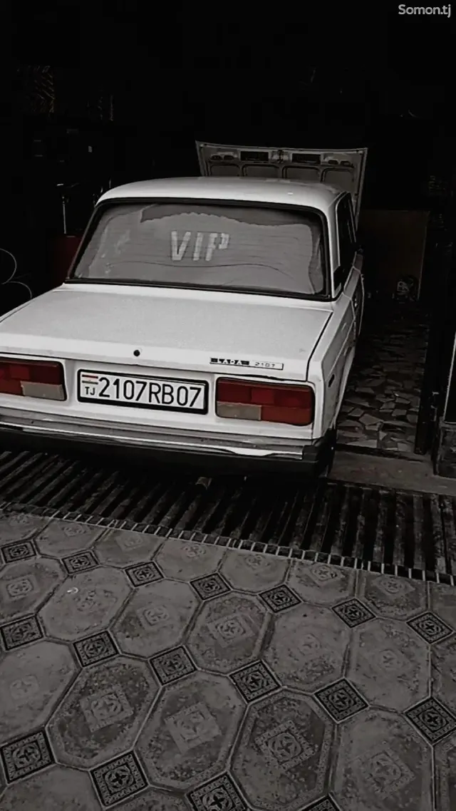 Lada (ВАЗ) 2107 2004 · 1.6 MT