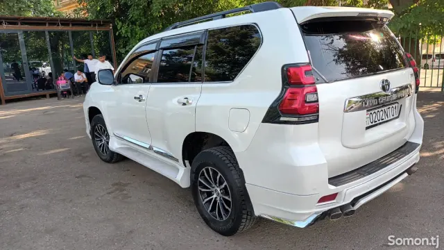 Toyota Land Cruiser Prado 2013 · 4.0 AT