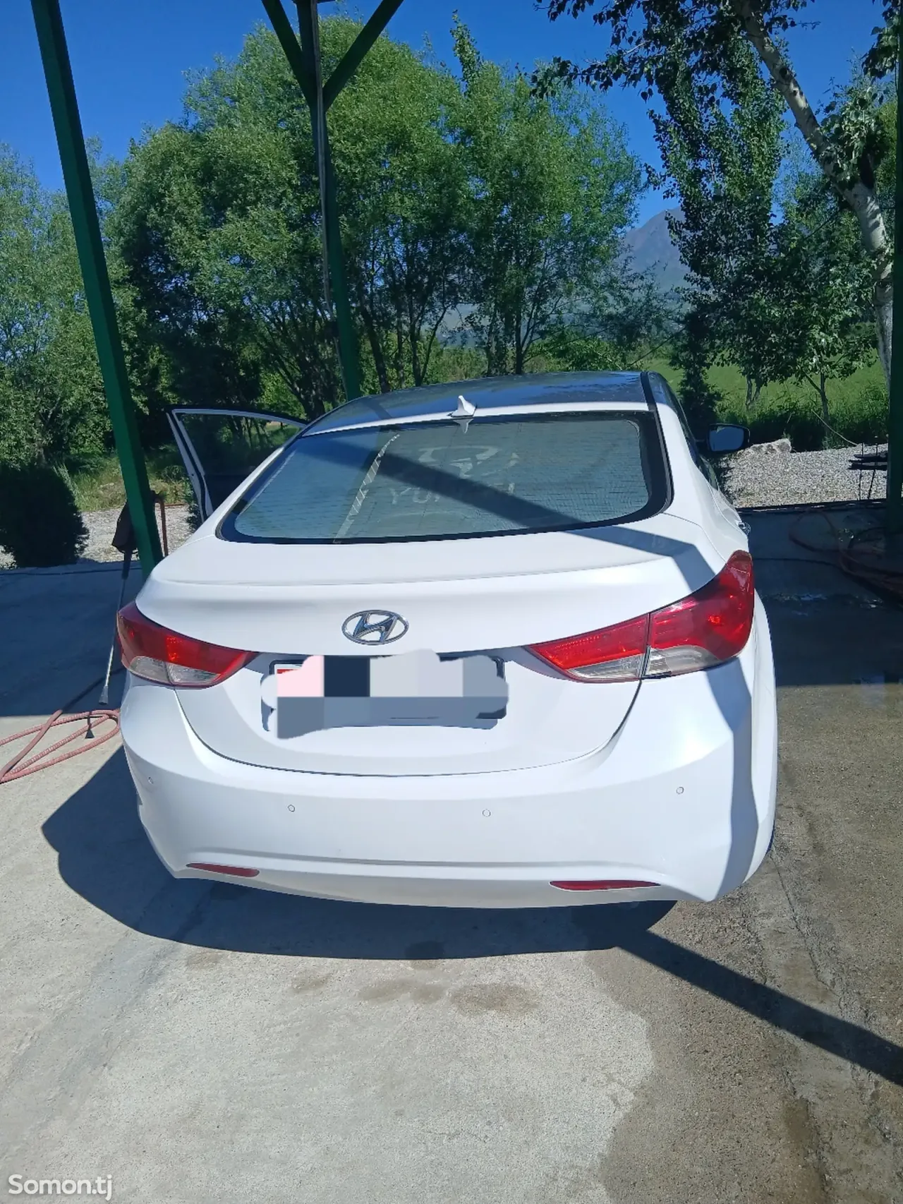 Hyundai Avante 2011 · 1.6 AT