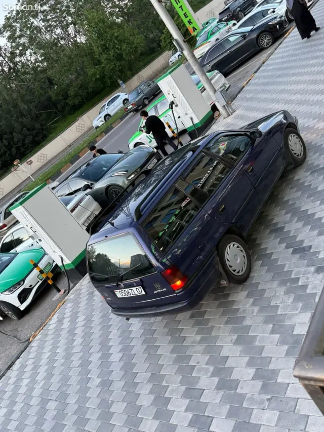 Opel Astra F 1997 · 1.6 MT