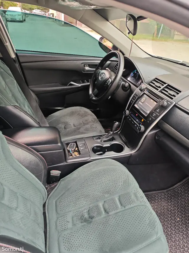 Toyota Camry 2015 · 2.5 AT