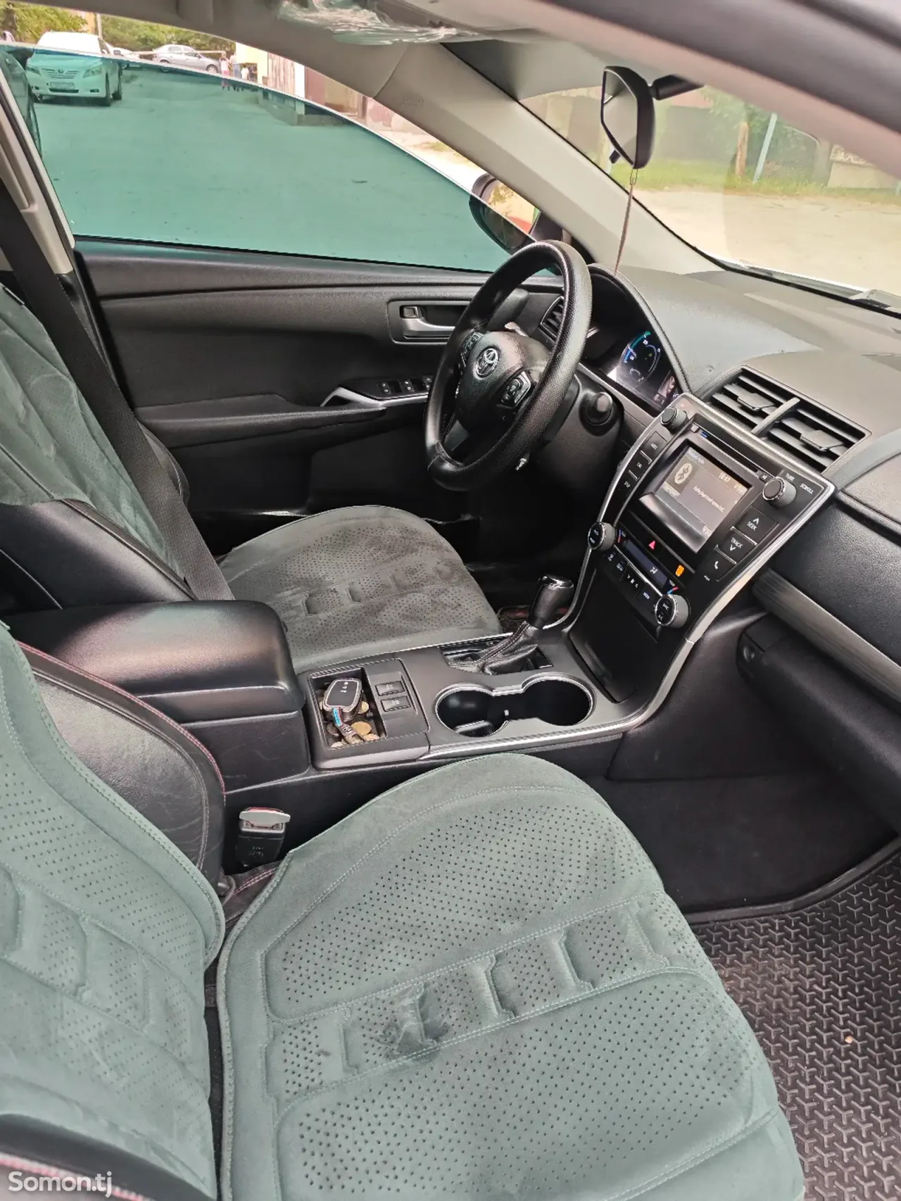 Toyota Camry 2015 · 2.5 AT