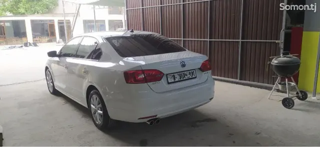 Volkswagen Jetta 2011 · 2.5 AT