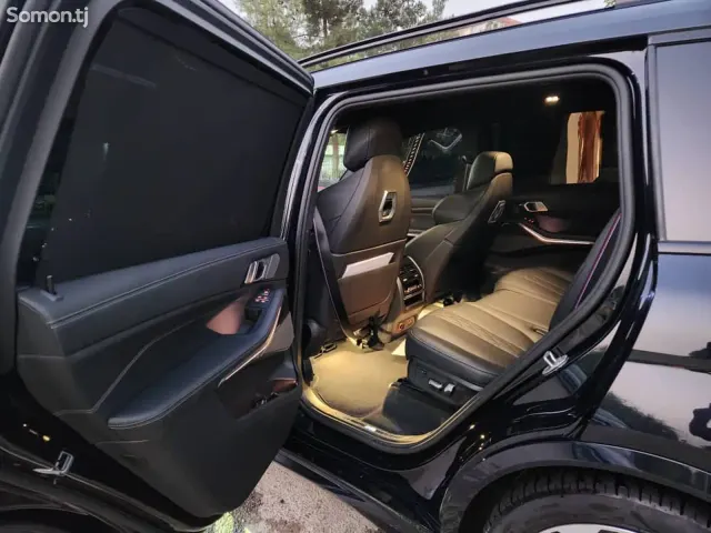 BMW X7 2025 · 4.0 AT