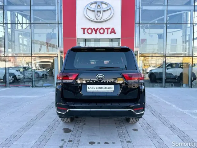Toyota Land Cruiser 2025 · 3.5 AT