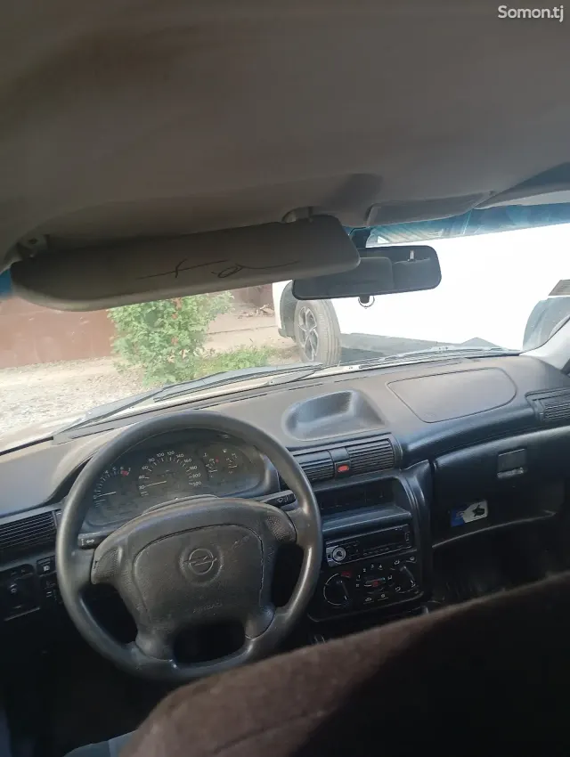 Opel Astra F 1997 · 1.6 MT