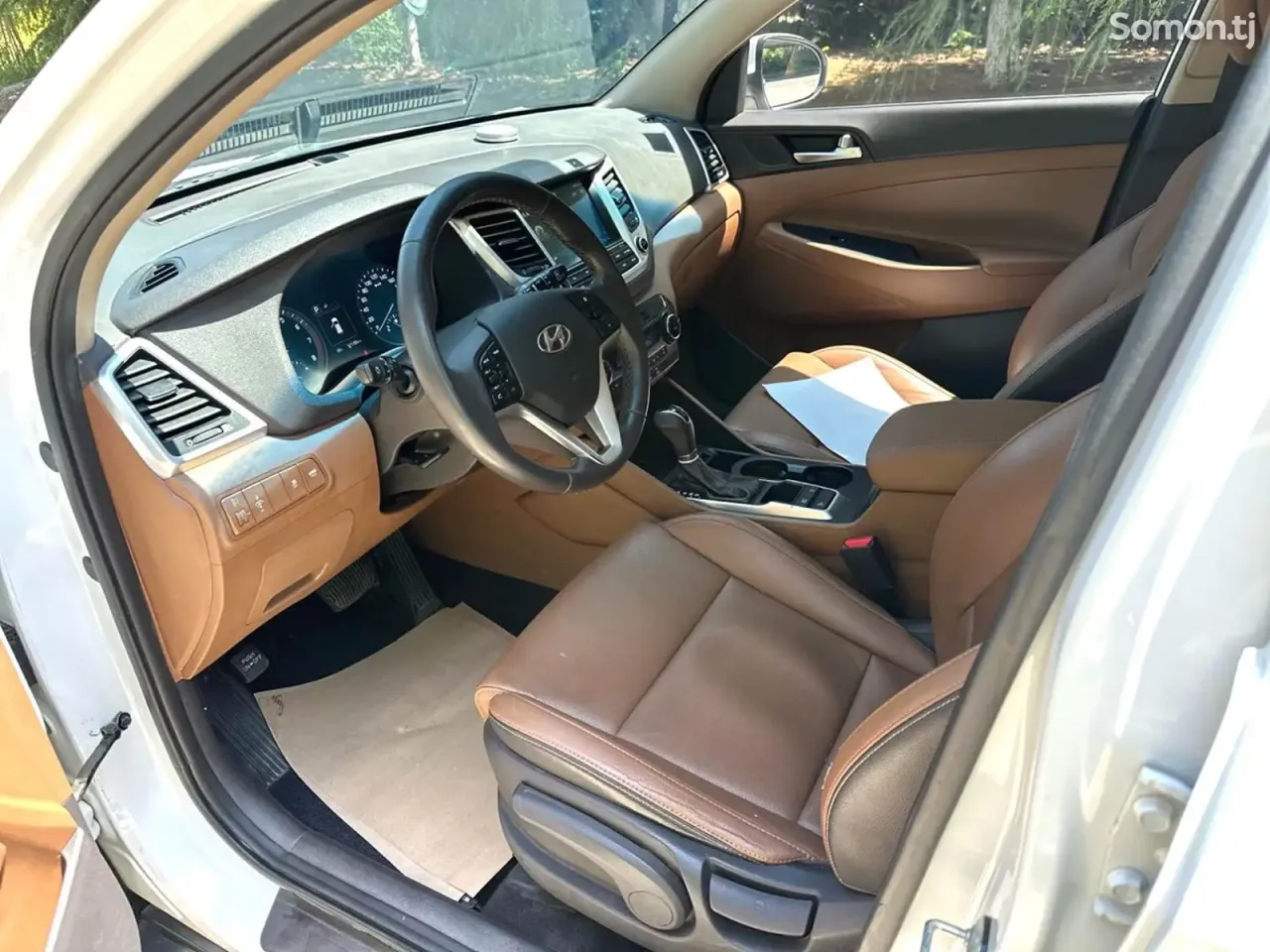Hyundai Tucson 2015 · 1.6 AT