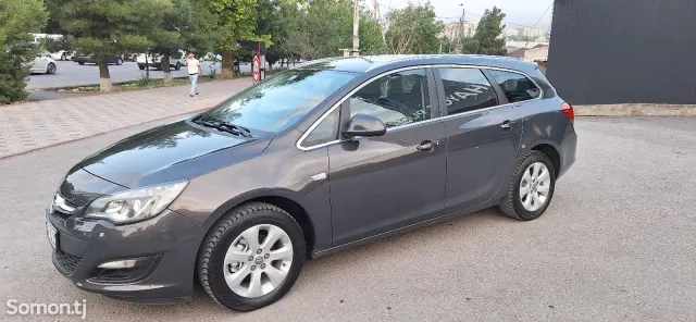 Opel Astra J 2015 · 1.4 MT