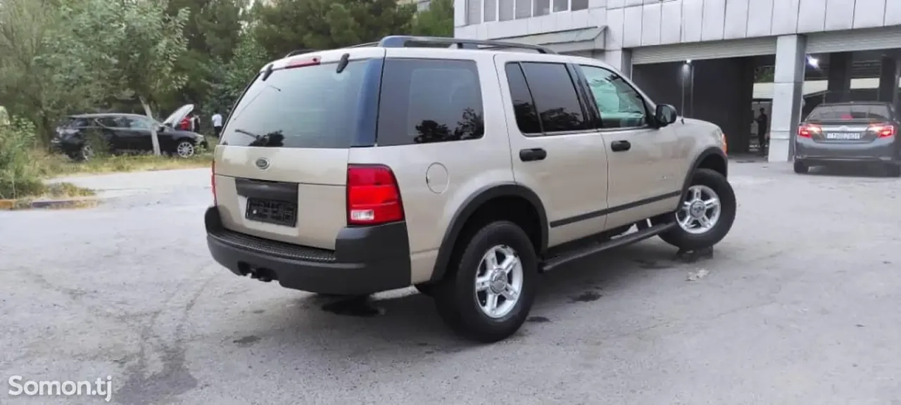 Ford Explorer 2005 · 4.0 AT