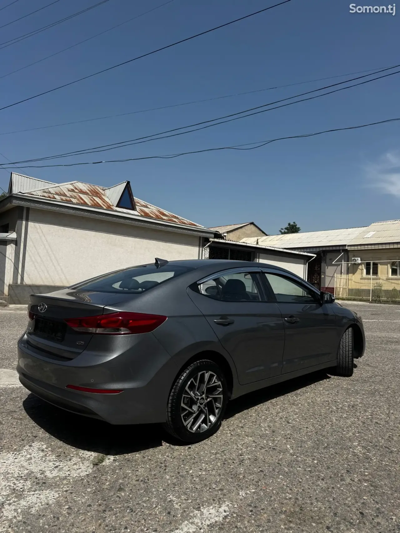 Hyundai Avante 2016 · 1.6 AT