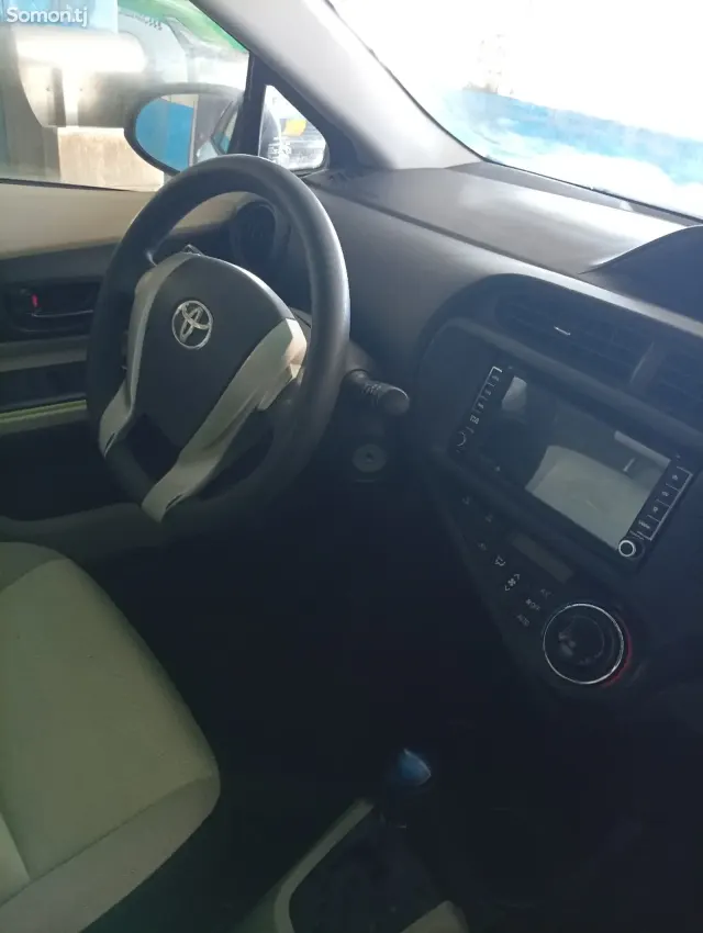 Toyota Aqua 2014 · 1.5 AT