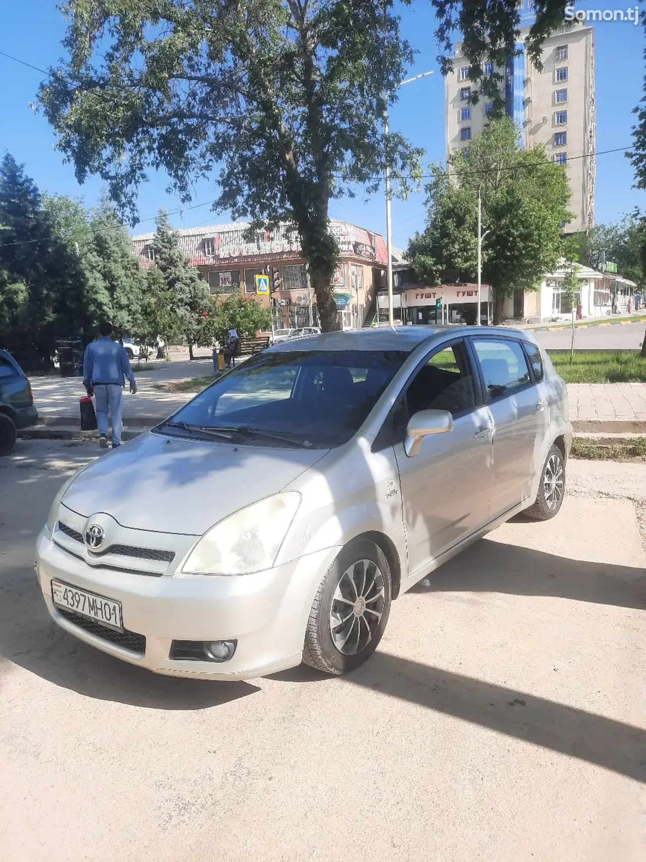 Toyota Verso 2006 · 2.2 MT