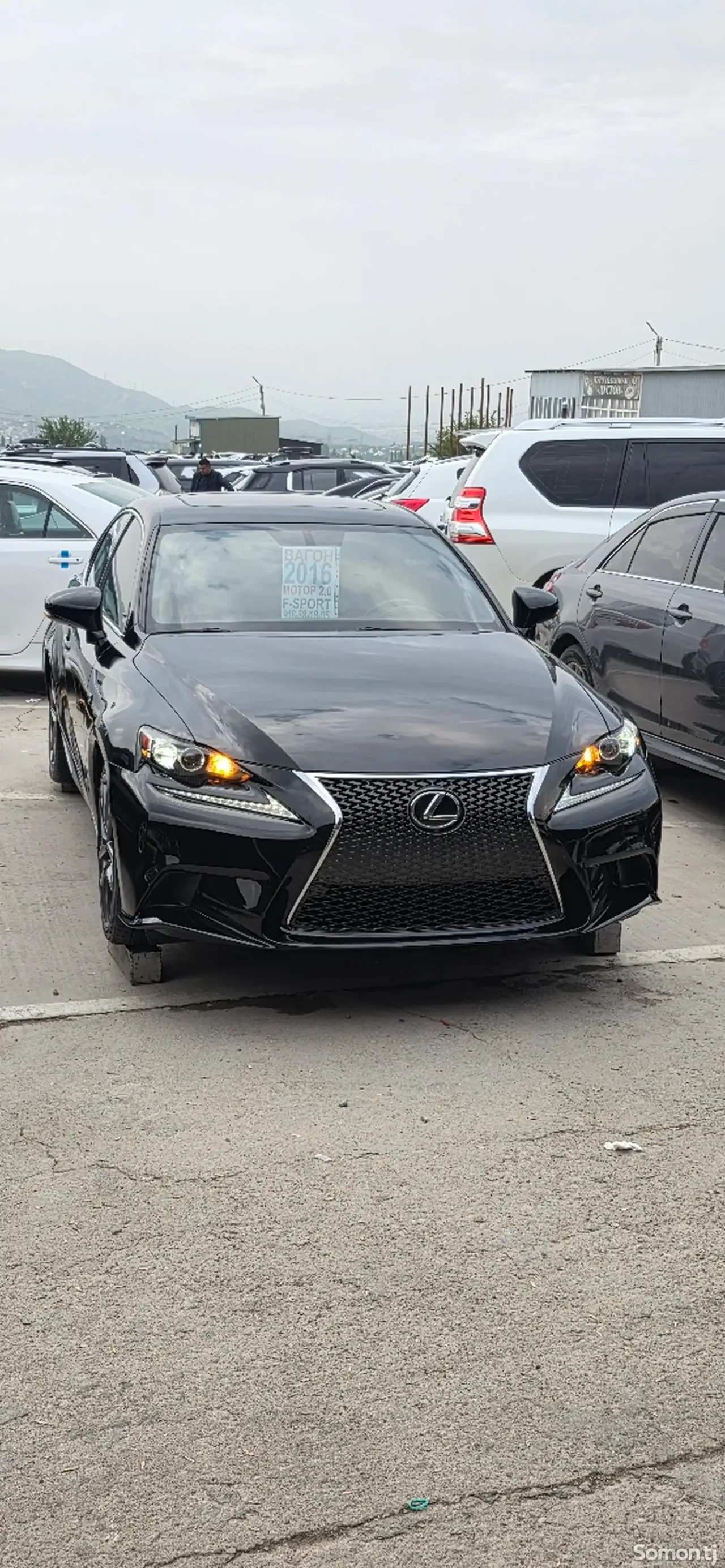 Lexus IS series 2016 · 2.0 AT