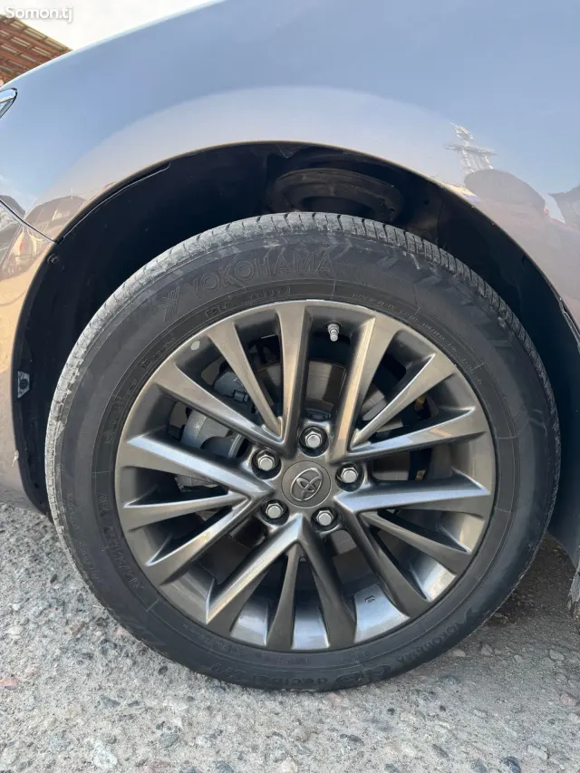 Toyota Camry 2015 · 2.5 AT