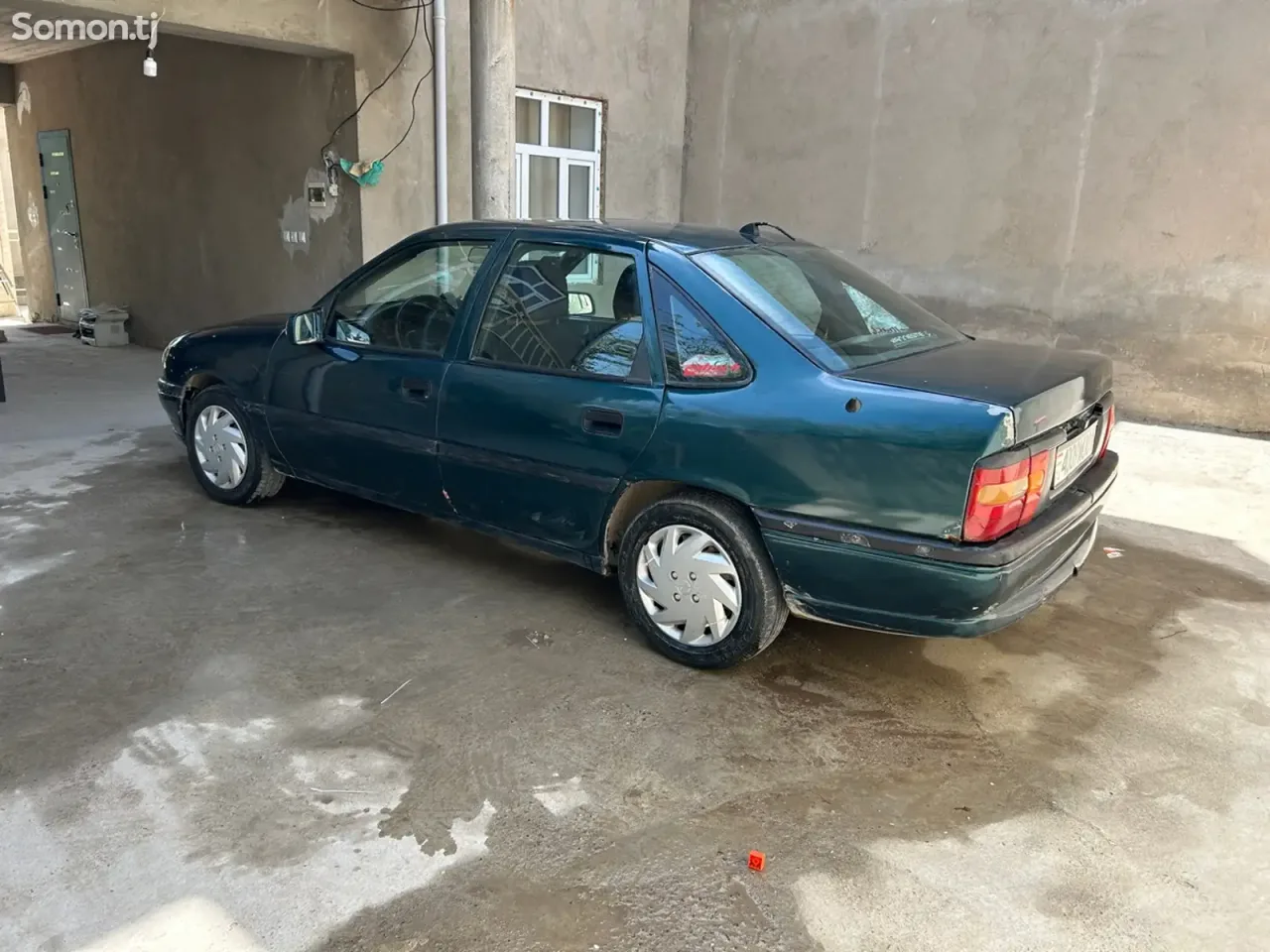 Opel Vectra A 1995 · 1.6 MT
