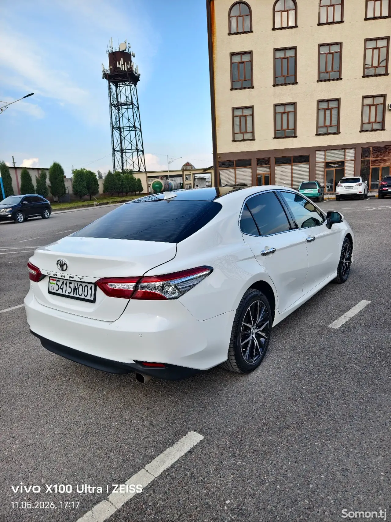 Toyota Camry 2020 · 2.0 AT