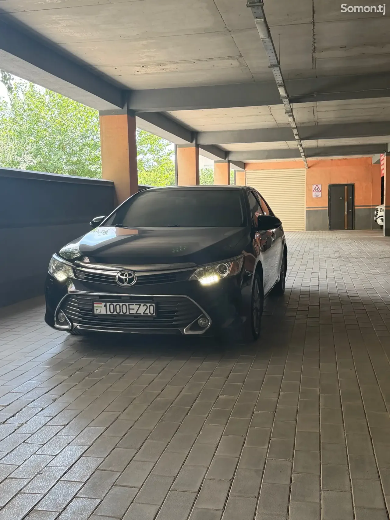 Toyota Camry 2015 · 2.5 AT