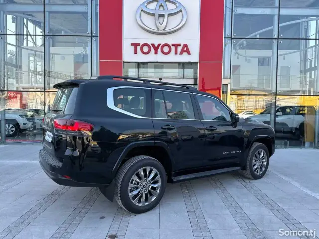 Toyota Land Cruiser 2024 · 3.5 AT