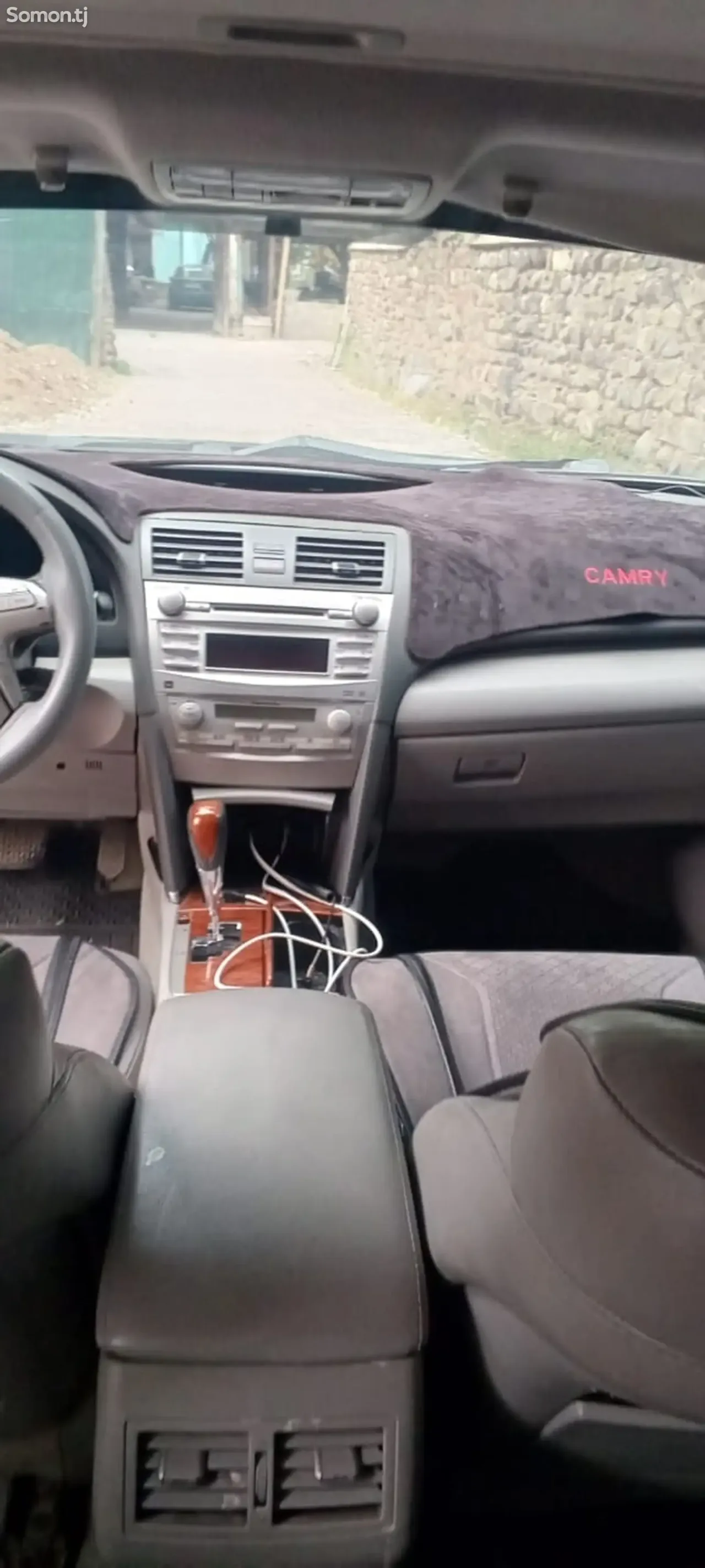 Toyota Camry 2011 · 2.4 AT