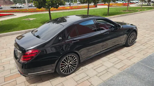 Mercedes-Benz S class 2015 · 5.0 AT