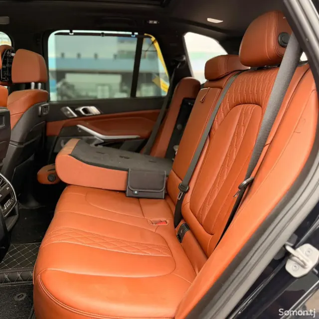 BMW X5 M 2022 · 4.4 AT