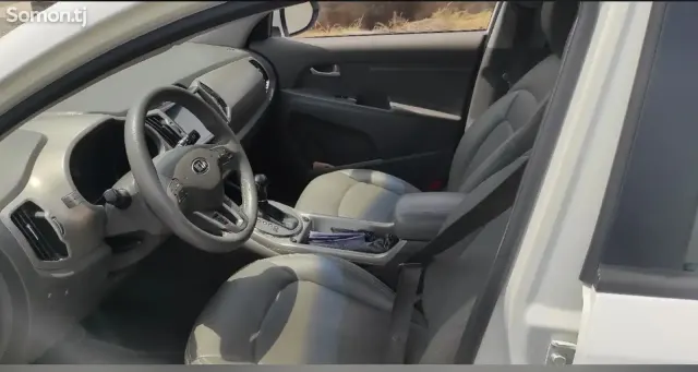 Kia Sportage 2015 · 2.0 AT