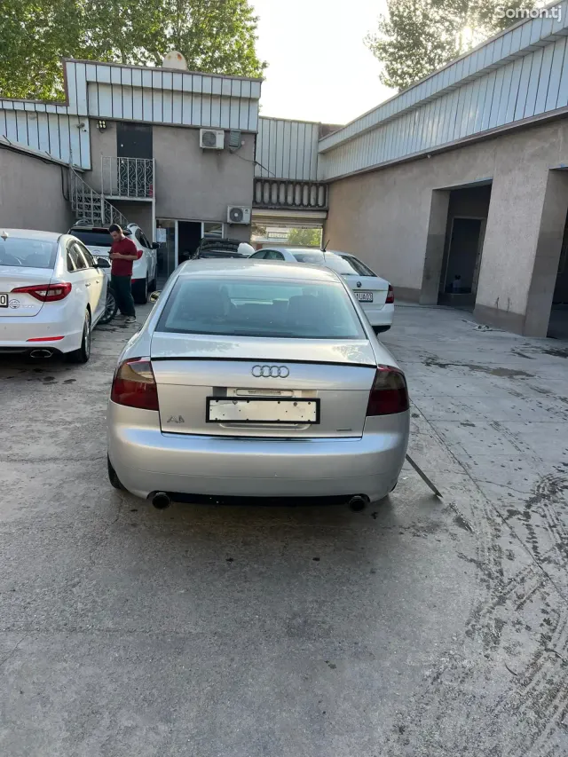 Audi A4 2002 · 1.8 AT