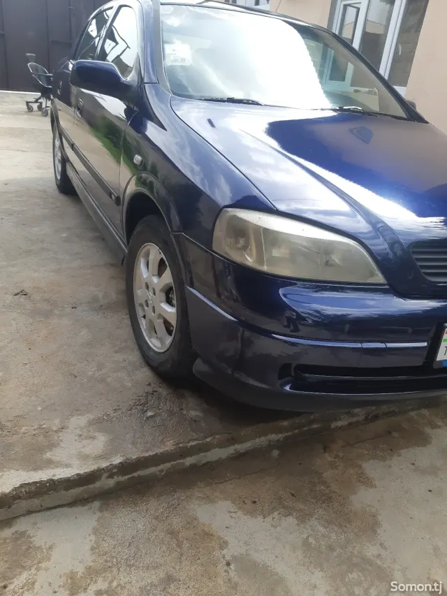 Opel Astra G 1999 · 1.6 MT