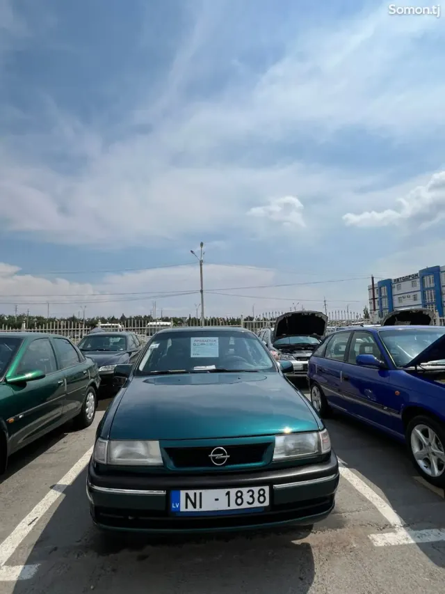 Opel Vectra A 1994 · 1.6 MT