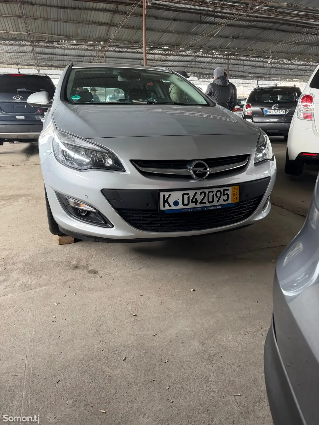 Opel Astra J 2014 · 1.6 MT