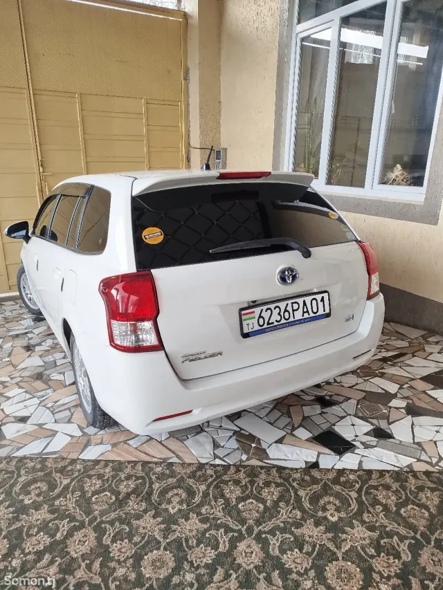Toyota Corolla 2015 · 1.5 AT