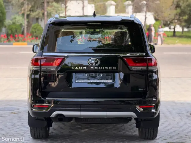 Toyota Land Cruiser 2026 · 3.5 AT