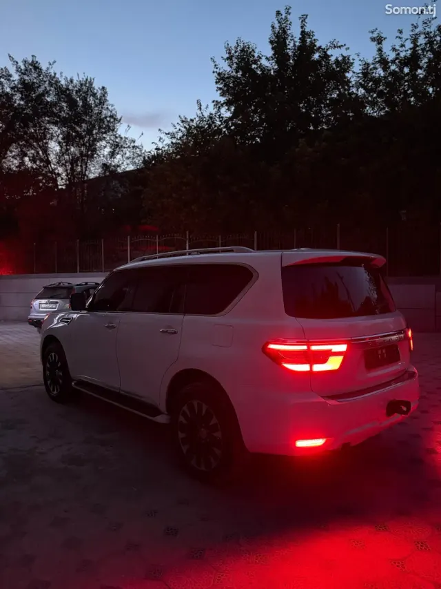 Nissan Patrol 2014 · 5.7 AT