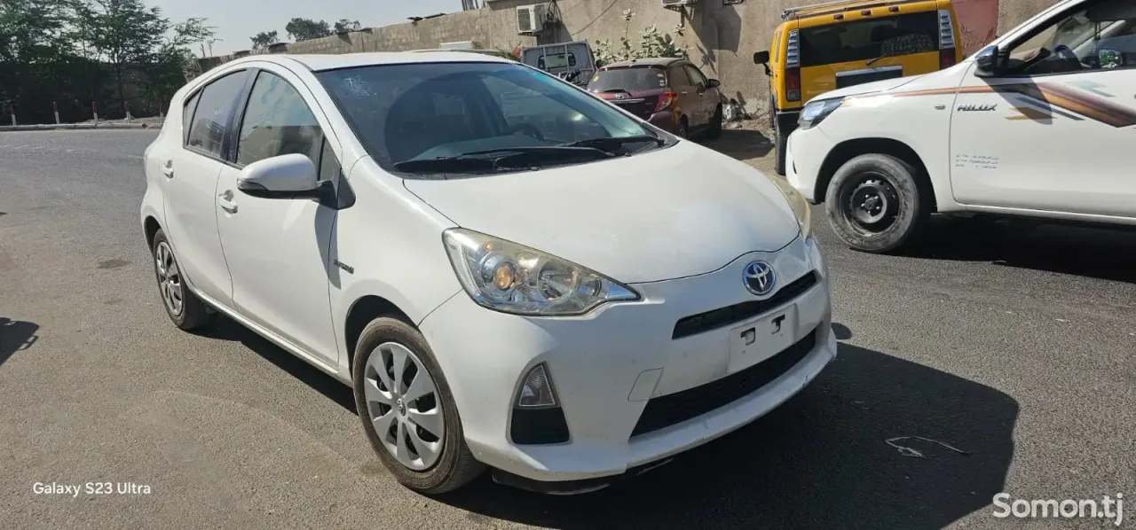Toyota Aqua 2014 · 1.5 AT