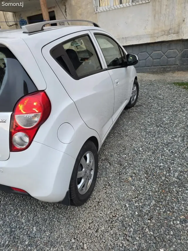 Chevrolet Spark 2017 · 1.1 AT