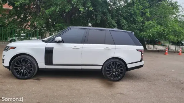 Land Rover Vogue 2018 · 3.0 AT