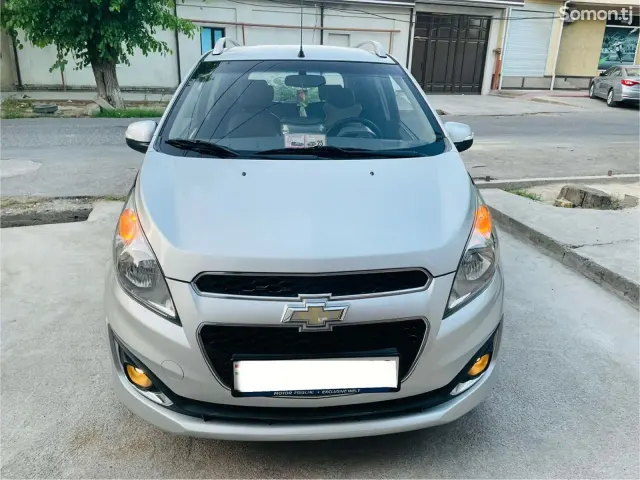 Chevrolet Spark 2014 · 1.1 AT