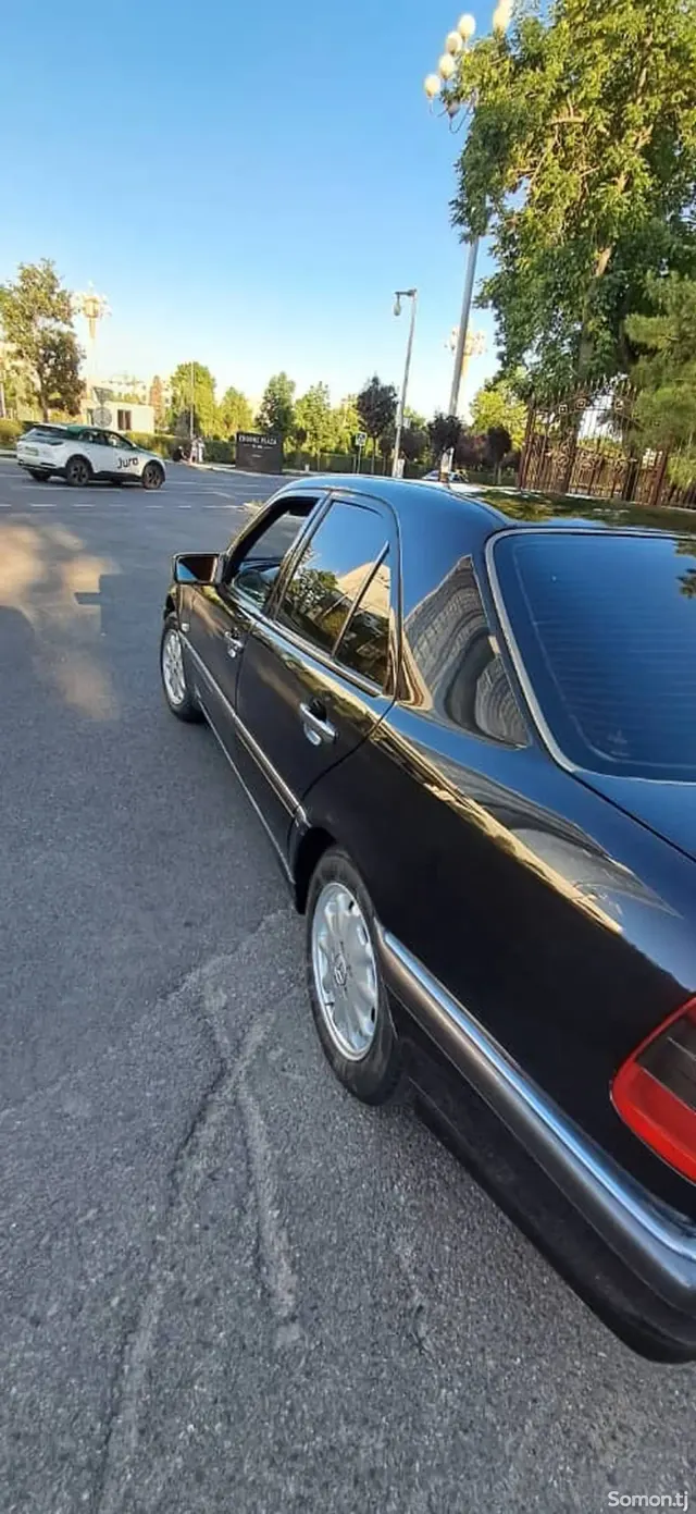 Mercedes-Benz C class 2000 · 2.0 AT