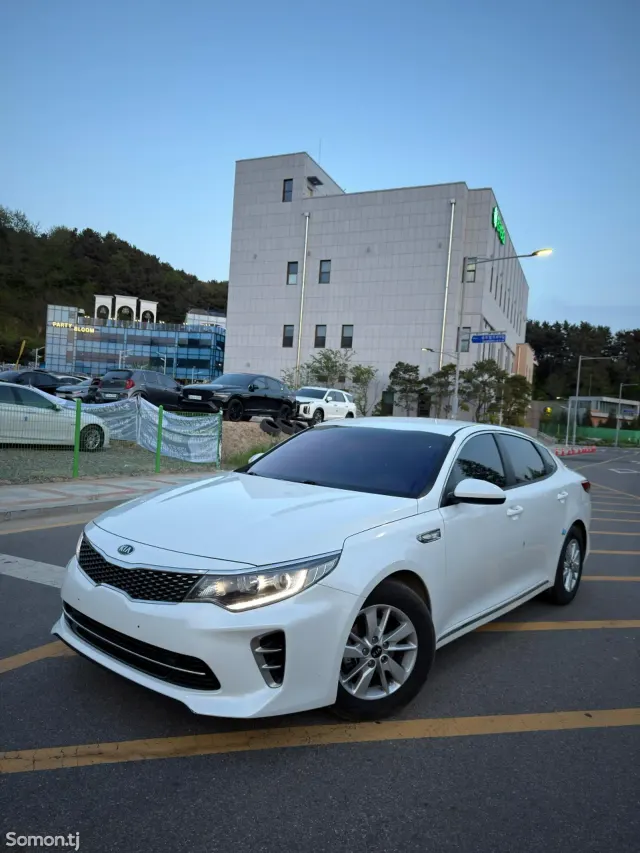 Kia K5 2016 · 2.0 AT
